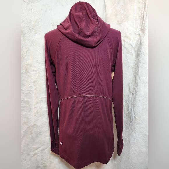 Lululemon Warm Stabilizer 1/2 Zip HoodieGarnet. Size 4 - Picture 6 of 16